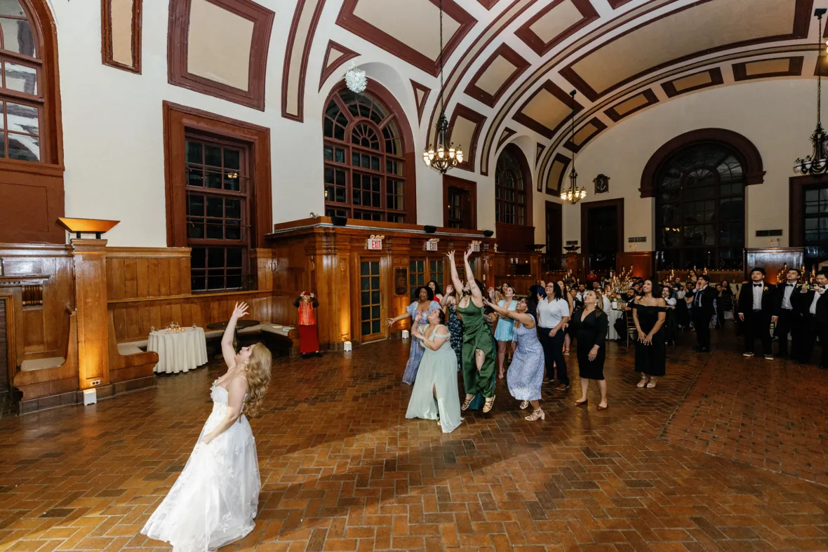 Bouquet toss